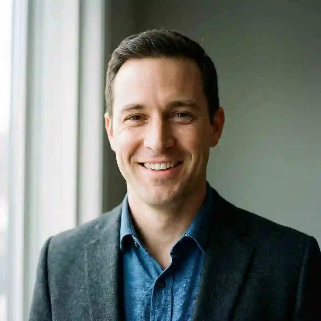 Oval face shape illustration showing balanced proportions which makes it the most versatile canvas for almost any beard for your face shape option available.