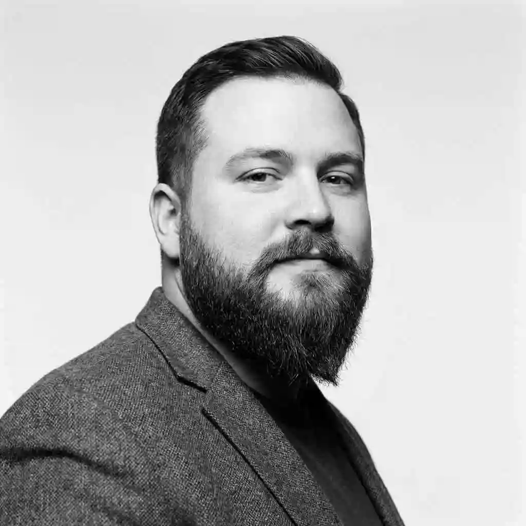 The modern Ducktail beard features a pointed finish that adds vertical length, establishing it as a highly effective best beard for round face for men seeking a rugged yet sophisticated look.