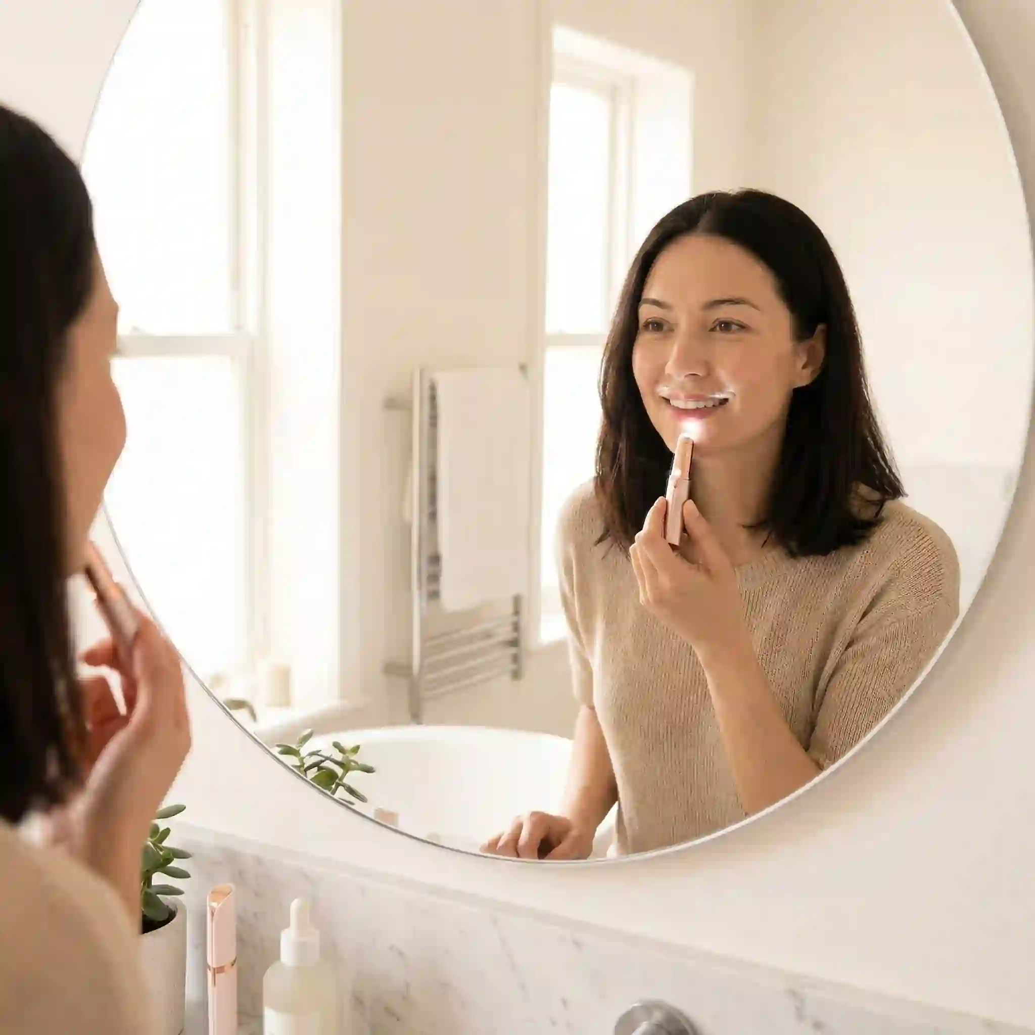 best face shaver for women electric option showing safe quick touch-ups, low nick risk, and gentle trimming for daily maintenance around lips and cheeks.