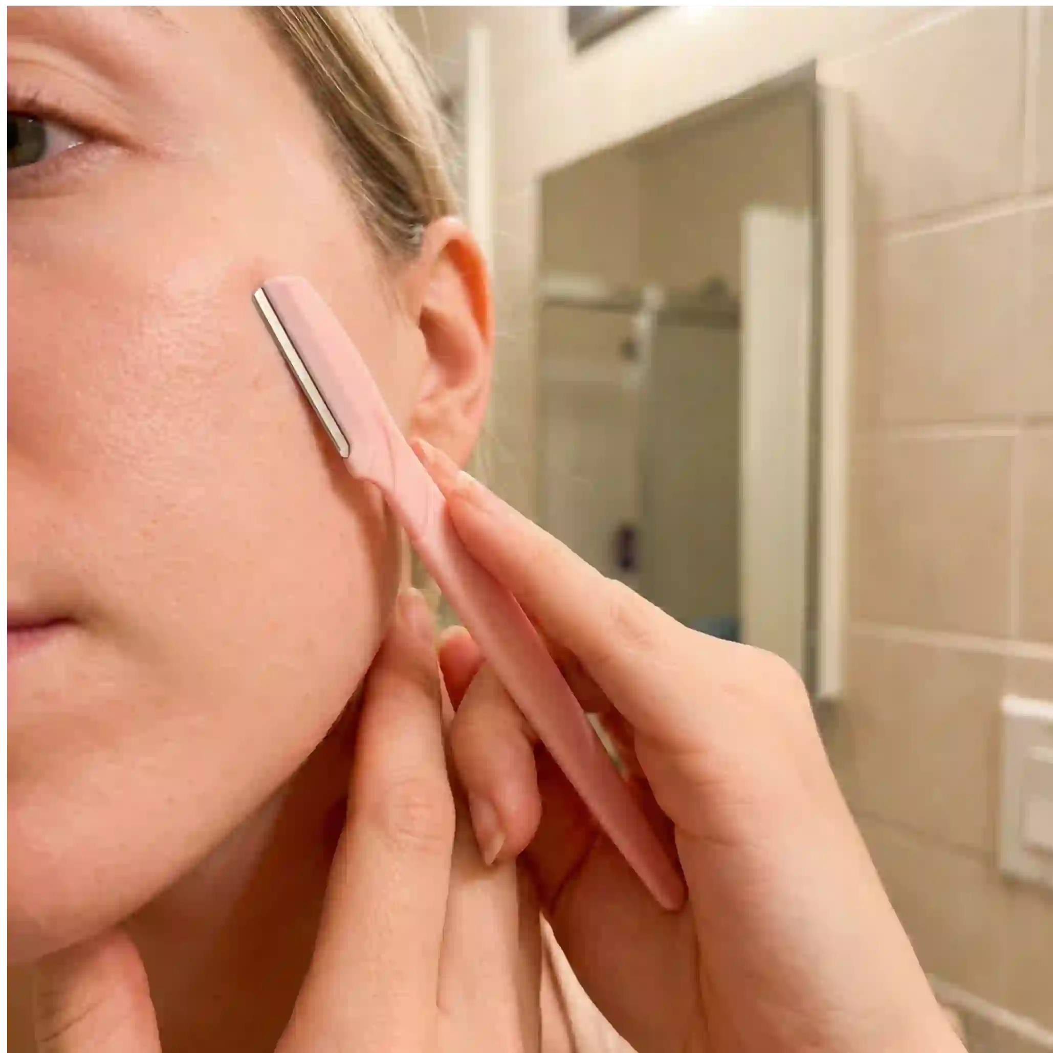 facial hair removal women dermaplaning and shaving method showing a clean blade approach for quick peach fuzz removal and smoother makeup application.